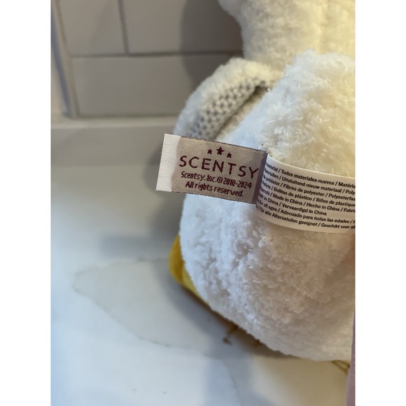 Dolores the Duck Scentsy Buddy Plush Stuffed Cuddle‎ Zipper Pocket Used Mother - Picture 6 of 9